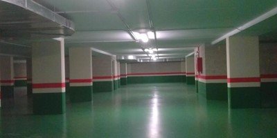 Resultado final de un graje o zona industrial donde se ha aplicado pintura Epoxi para suelos